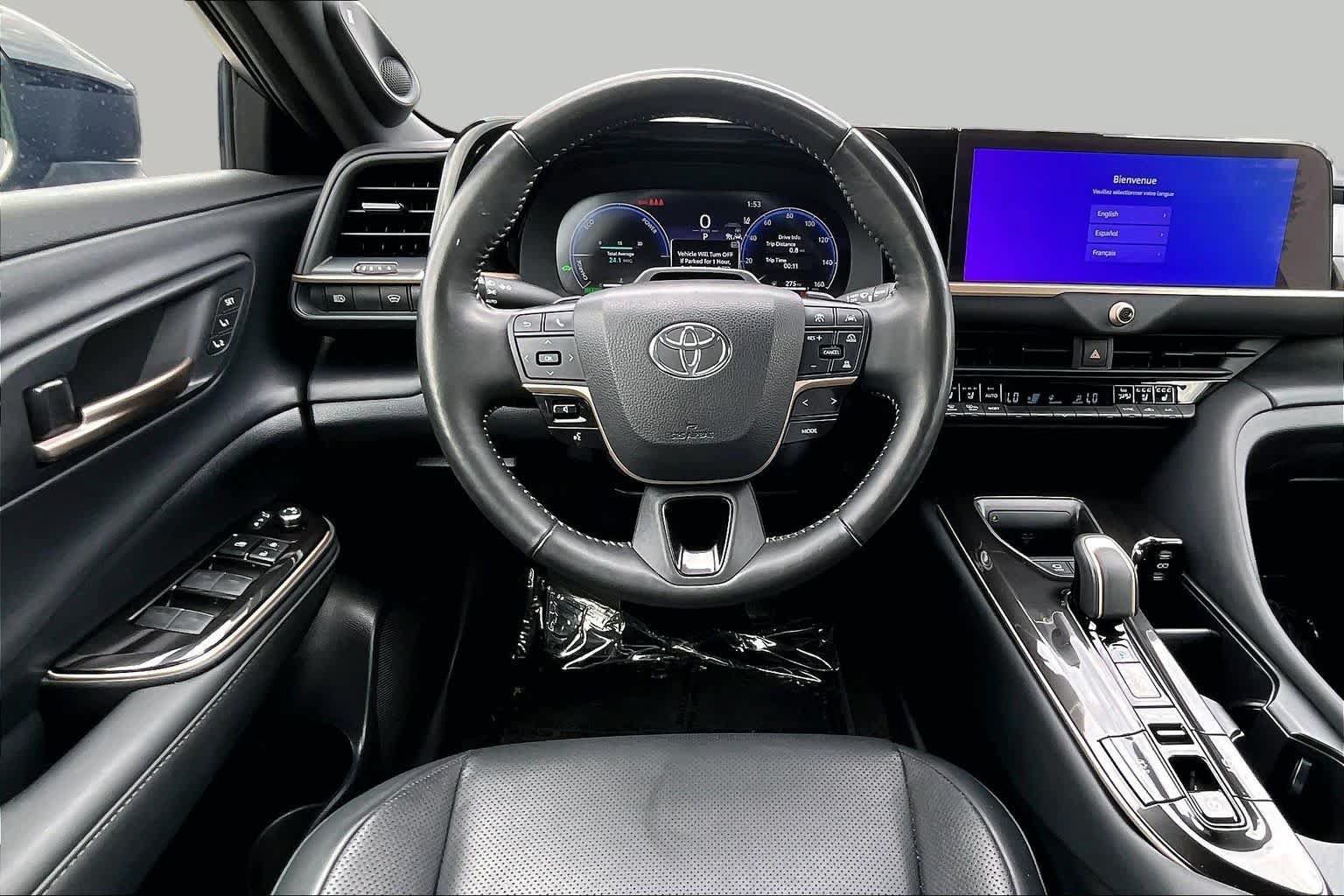 Used 2024 Toyota Crown Platinum AWD/4WD image 6