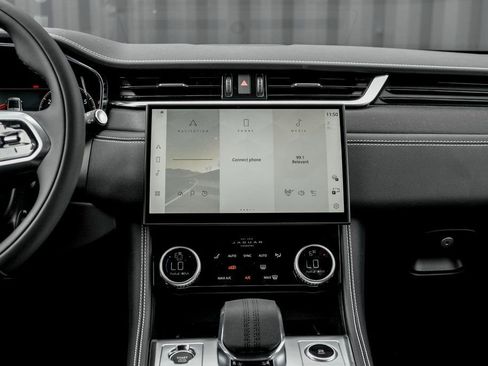 New 2026 Jaguar F-PACE R-Dynamic S image 18