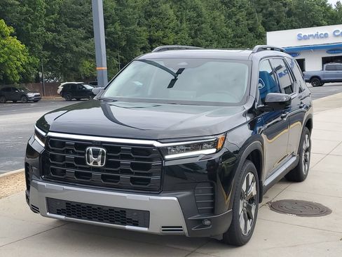 New 2026 Honda Pilot Touring image 3