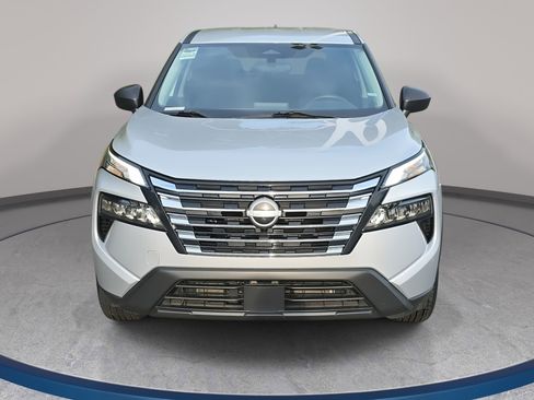 Used 2024 Nissan Rogue S image 2