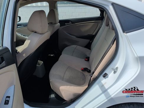 Used 2017 Hyundai Accent SE FWD image 12