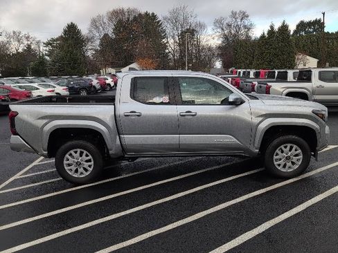 New 2025 Toyota Tacoma SR5 image 2
