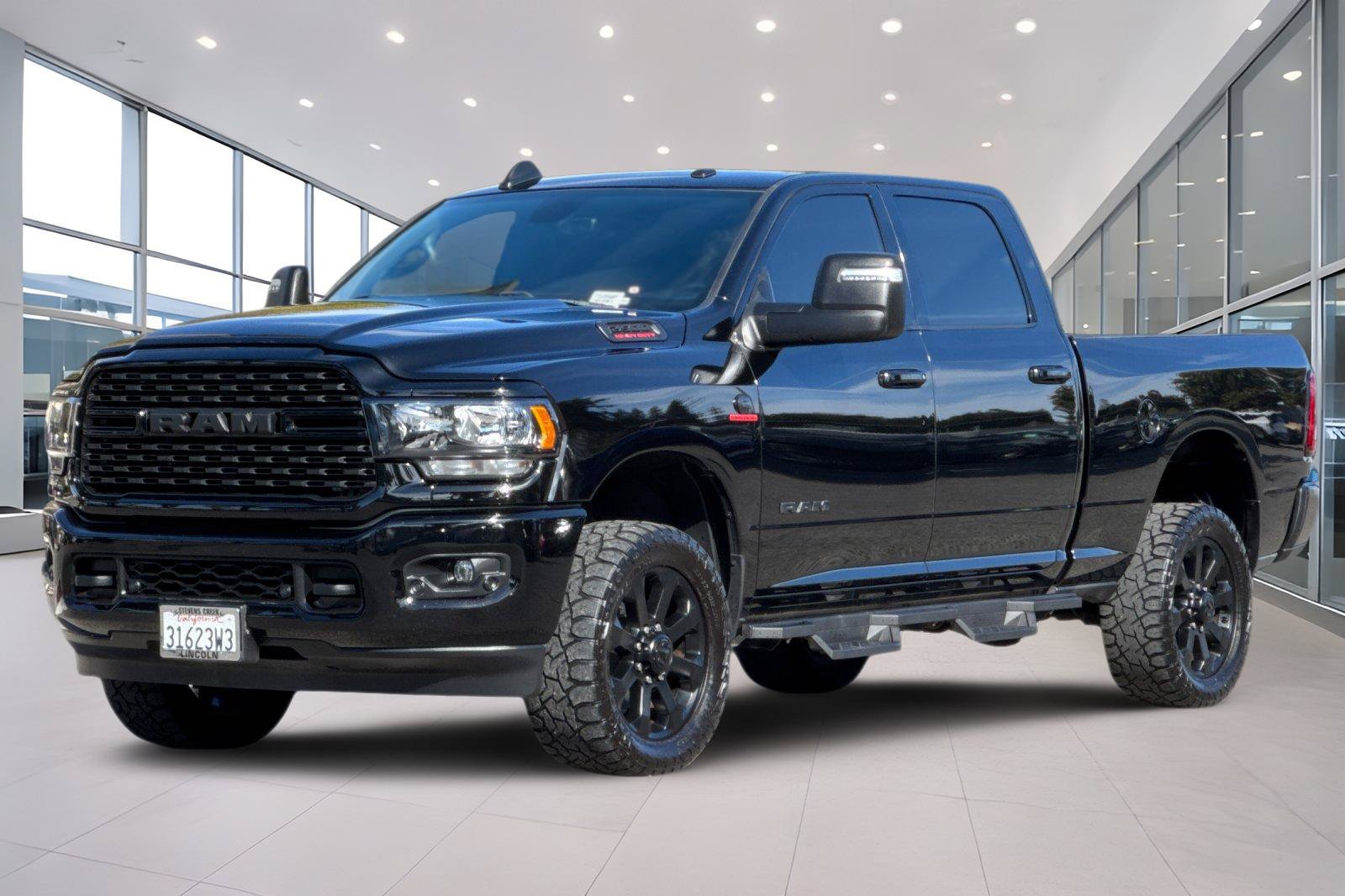 Used 2023 RAM 2500 Big Horn w/ Night Edition AWD/4WD image 8