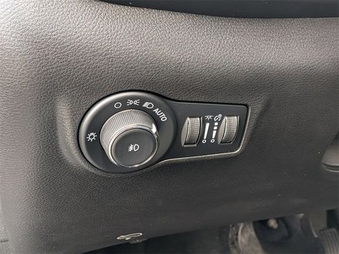 Certified 2023 Jeep Compass Limited image 12