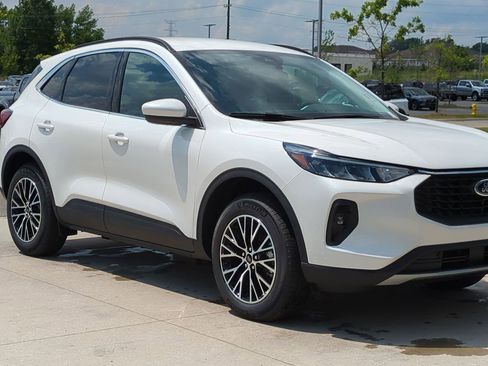 New 2025 Ford Escape SE image 8