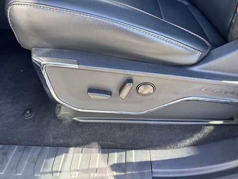 Used 2023 Ford F150 Lariat w/ Trailer Tow Package image 12