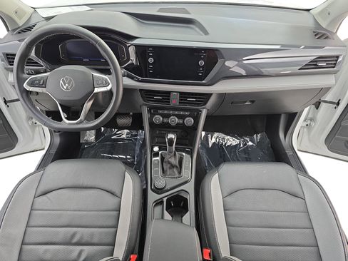 Certified 2024 Volkswagen Taos SEL image 9