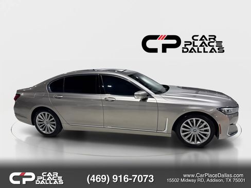 Used 2022 BMW 740i w/ Luxury Rear Seating Package RWD image 9