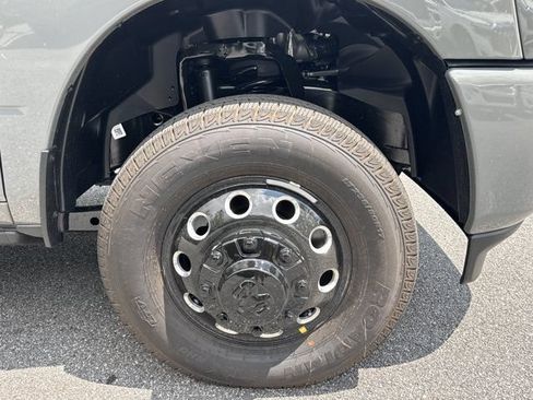 New 2026 RAM 3500 Laramie AWD/4WD image 12