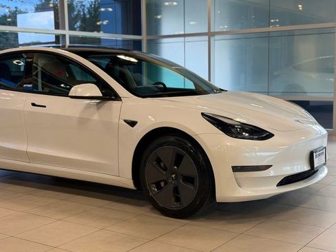 Used 2023 Tesla Model 3 Standard Range RWD image 4