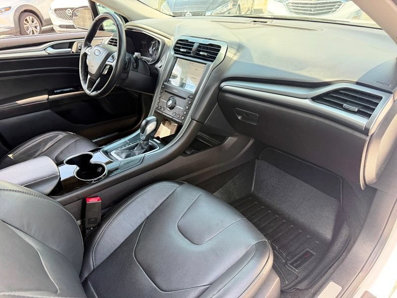 Used 2016 Ford Fusion Titanium FWD image 17