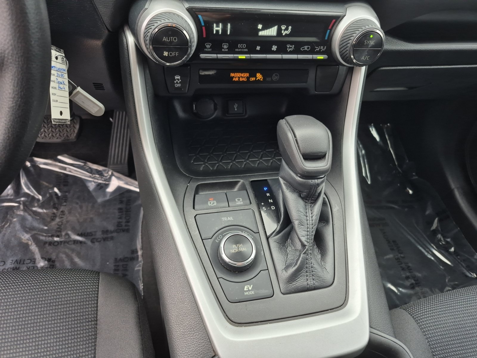 Used 2020 Toyota RAV4 LE w/ All Weather Liner Package AWD/4WD image 12