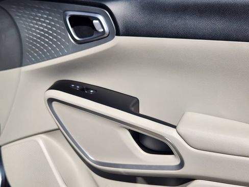 Certified 2024 Kia Soul LX FWD image 18