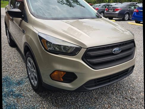 Used 2018 Ford Escape S FWD image 3