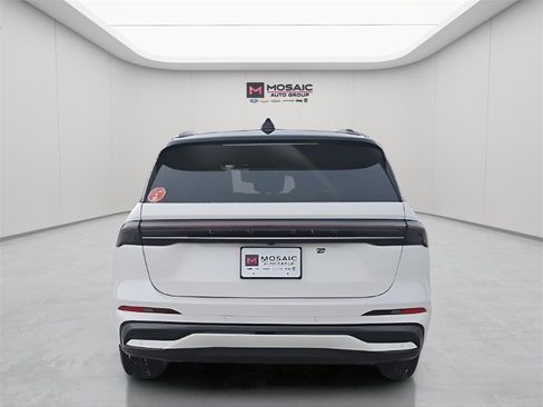 Used 2025 Lincoln Nautilus Black Label w/ Jet Appearance Package image 6