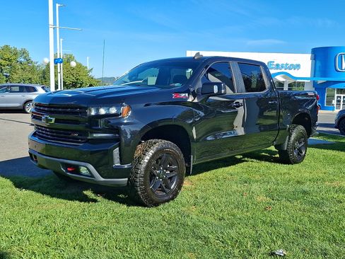 Used 2020 Chevrolet Silverado 1500 LT Trail Boss AWD/4WD image 3