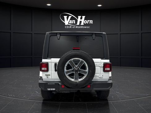 Used 2022 Jeep Wrangler Unlimited Sahara AWD/4WD image 4