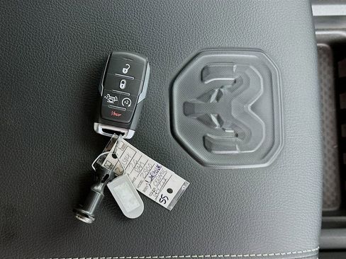 New 2026 RAM 2500 Laramie AWD/4WD image 20