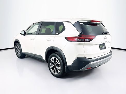 Used 2023 Nissan Rogue SV image 5