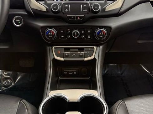 Used 2023 GMC Terrain Denali w/ Black Diamond Edition image 31