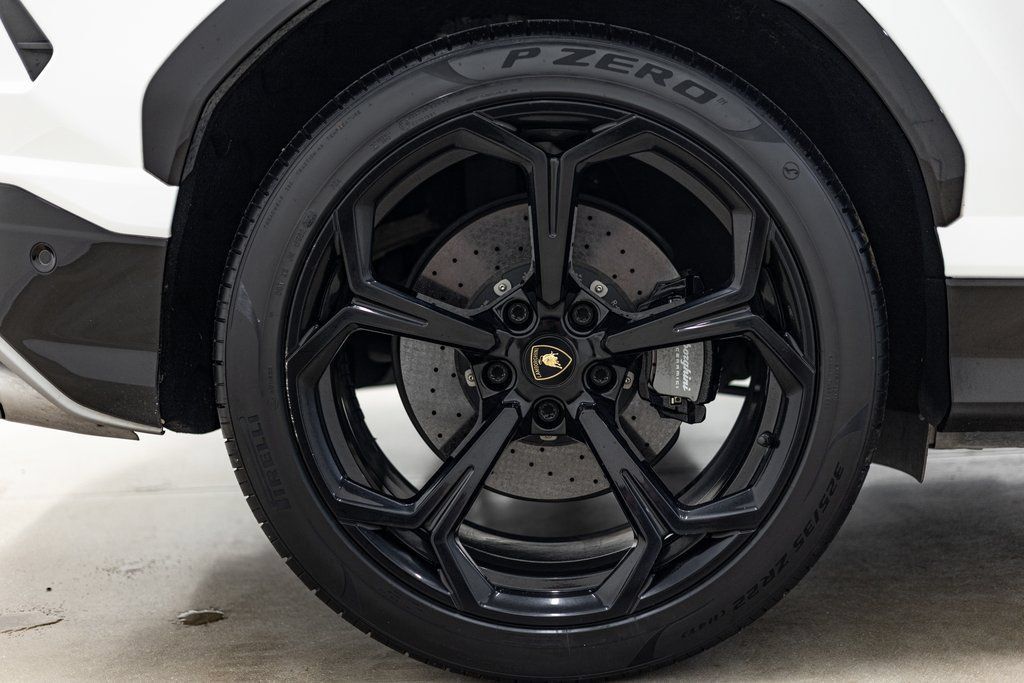 Used 2021 Lamborghini Urus AWD/4WD image 10
