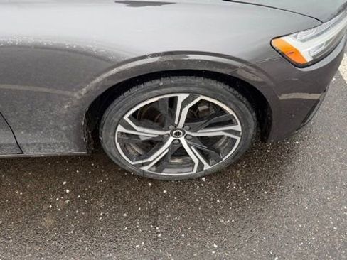 Used 2024 Volvo S60 B5 Core image 5