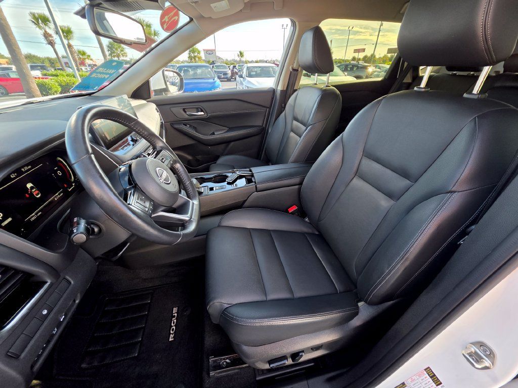 Used 2024 Nissan Rogue SL FWD image 15