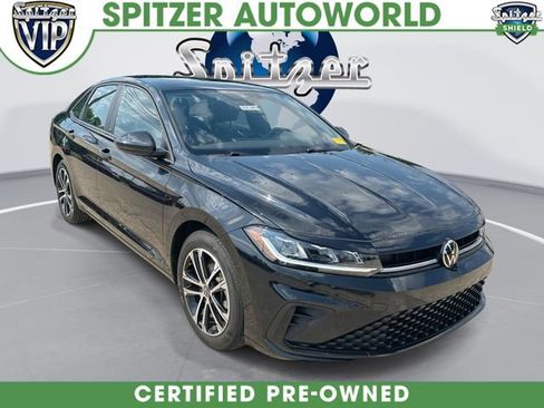 Used 2025 Volkswagen Jetta Sport FWD image 1