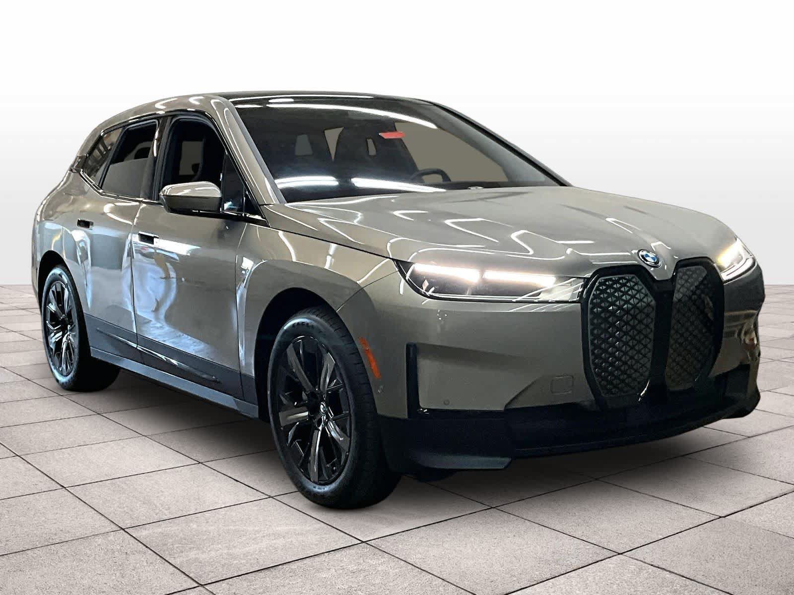 Used 2024 BMW iX xDrive50 w/ Premium Package AWD/4WD image 2