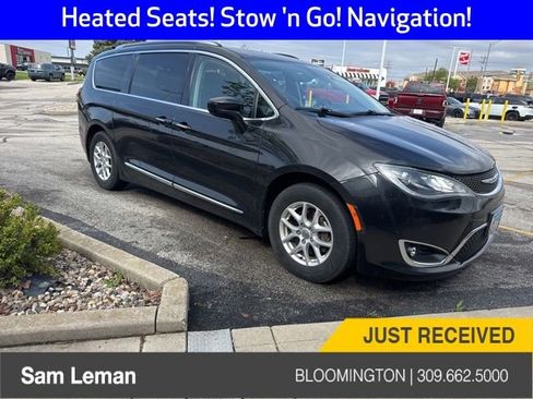 Used 2020 Chrysler Pacifica Touring-L image 1