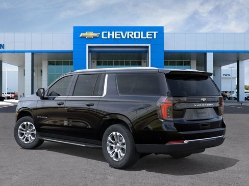 New 2026 Chevrolet Suburban LS image 3