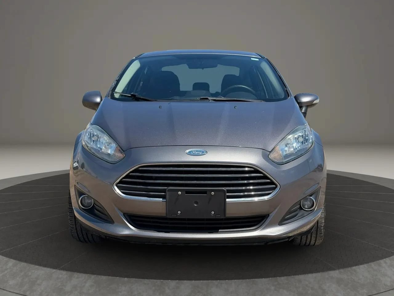 Used 2014 Ford Fiesta SE w/ Equipment Group 201A FWD image 2