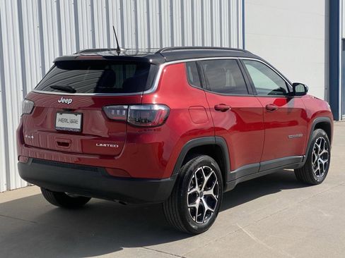 Used 2025 Jeep Compass Limited AWD/4WD image 5