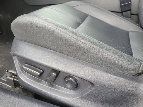 Used 2025 Toyota Camry XSE FWD image 12