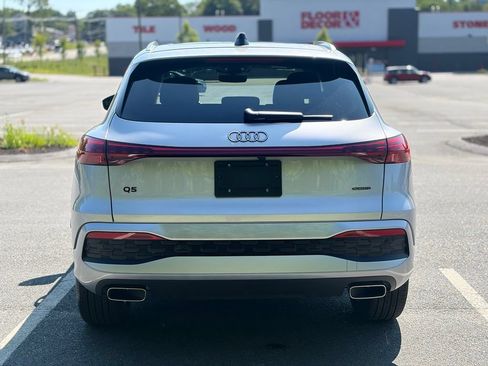 Used 2025 Audi Q5 Premium w/ Convenience Package AWD/4WD image 5
