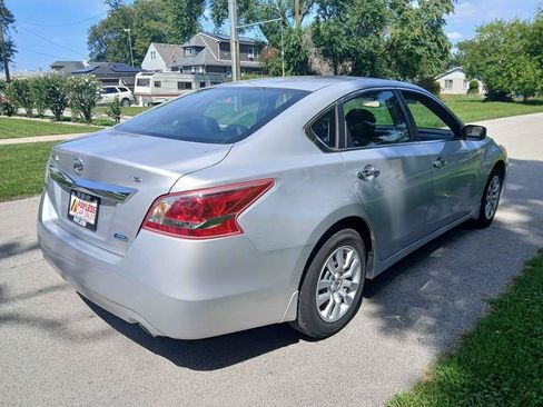 Used 2013 Nissan Altima 2.5 S FWD image 6