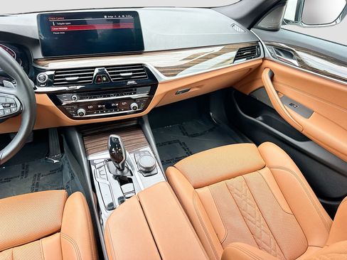Used 2022 BMW 530i xDrive w/ Premium Package AWD/4WD image 22