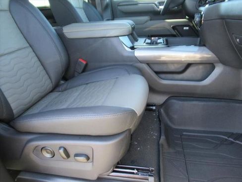 New 2026 Chevrolet Silverado 2500 ZR2 image 12