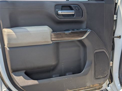 Used 2022 Chevrolet Silverado 1500 RST AWD/4WD image 9