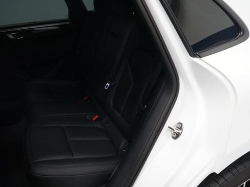 Certified 2026 Porsche Macan Turbo AWD/4WD image 25