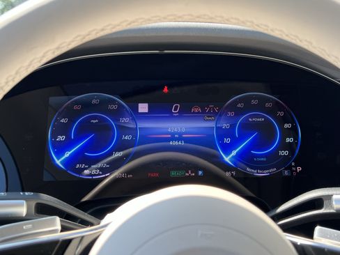 Used 2022 Mercedes-Benz EQS 580 4MATIC Sedan image 21