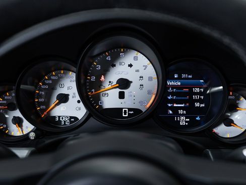 Used 2018 Porsche 911 GT3 image 17