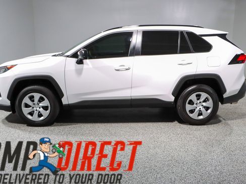 Used 2020 Toyota RAV4 LE image 10