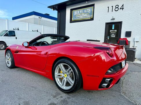Used 2010 Ferrari California image 3