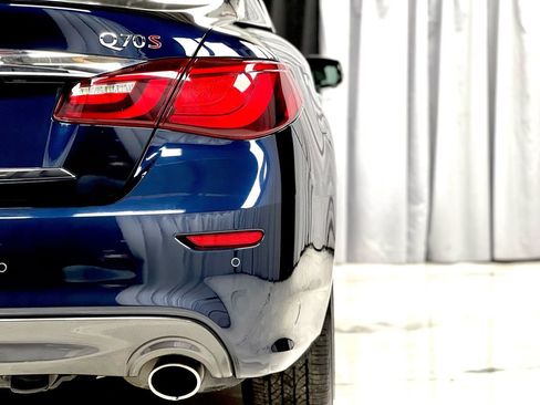 Used 2019 INFINITI Q70 Luxe image 15