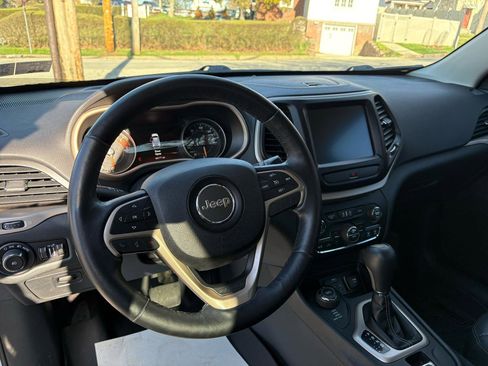 Used 2016 Jeep Cherokee Limited w/ Luxury Group image 13