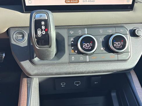 Used 2023 Land Rover Defender 110 X image 27