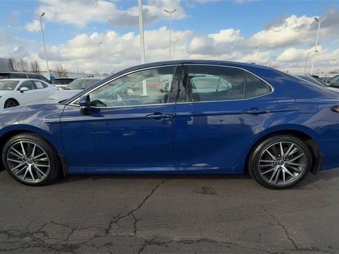 Used 2024 Toyota Camry XLE w/ Cold Weather Package image 5