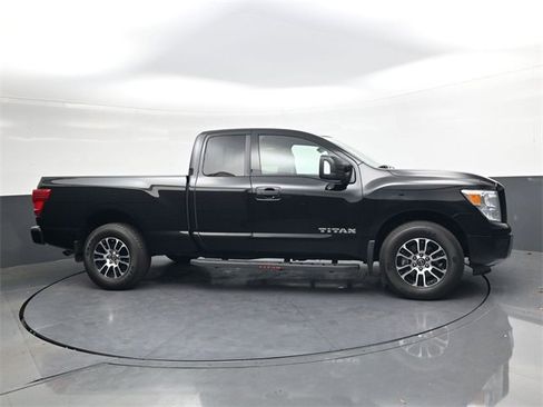 Used 2024 Nissan Titan SV w/ SV Utility Package image 3