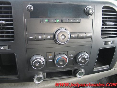Used 2008 Chevrolet Silverado 3500 W/T AWD/4WD image 13
